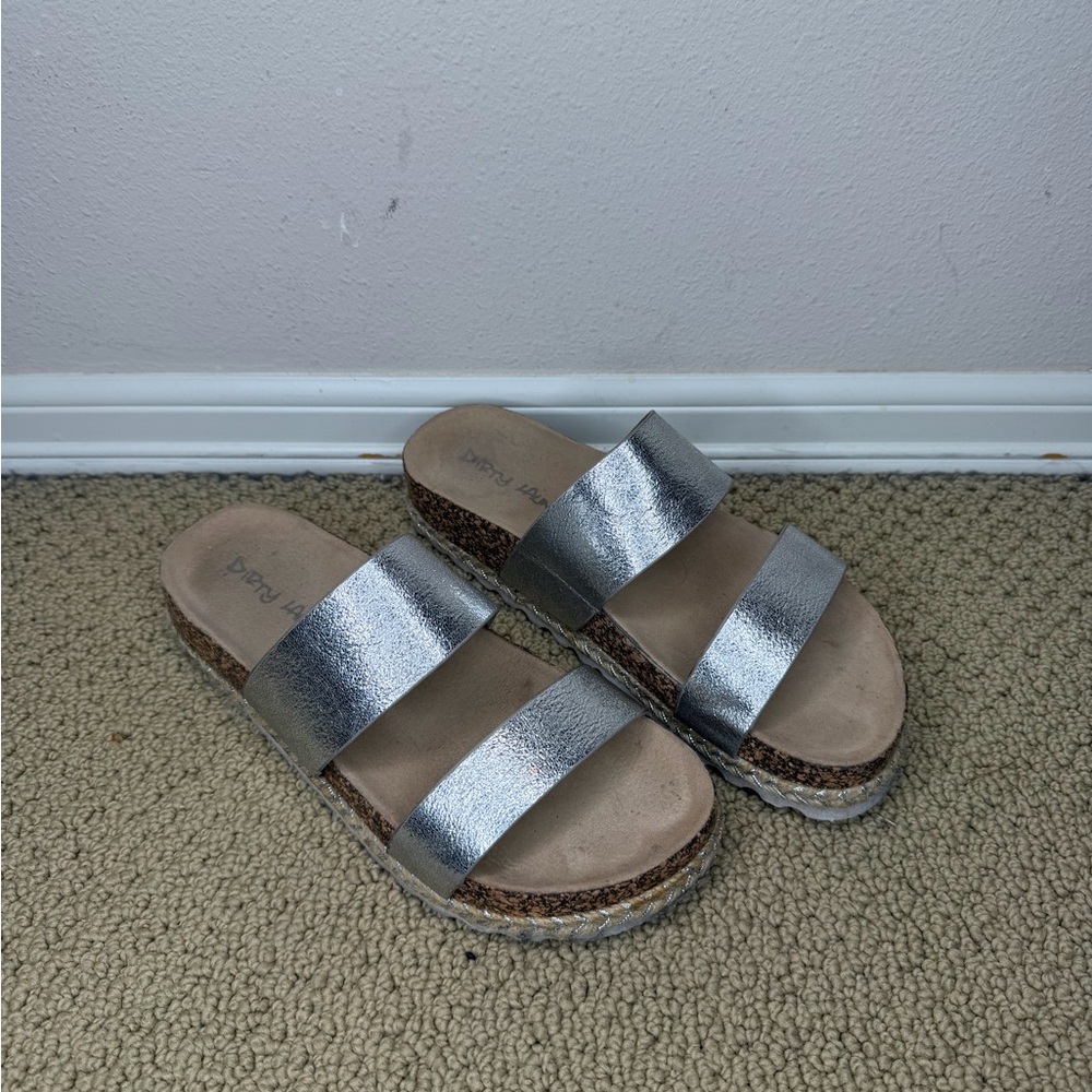 Dirty Laundry Platform Sandals (Women’s Size 6)